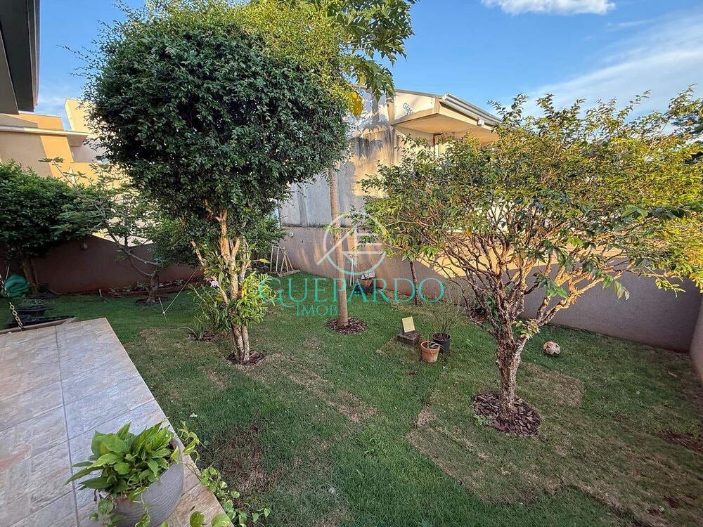 Casa para alugar com 4 quartos, 220m² - Foto 6