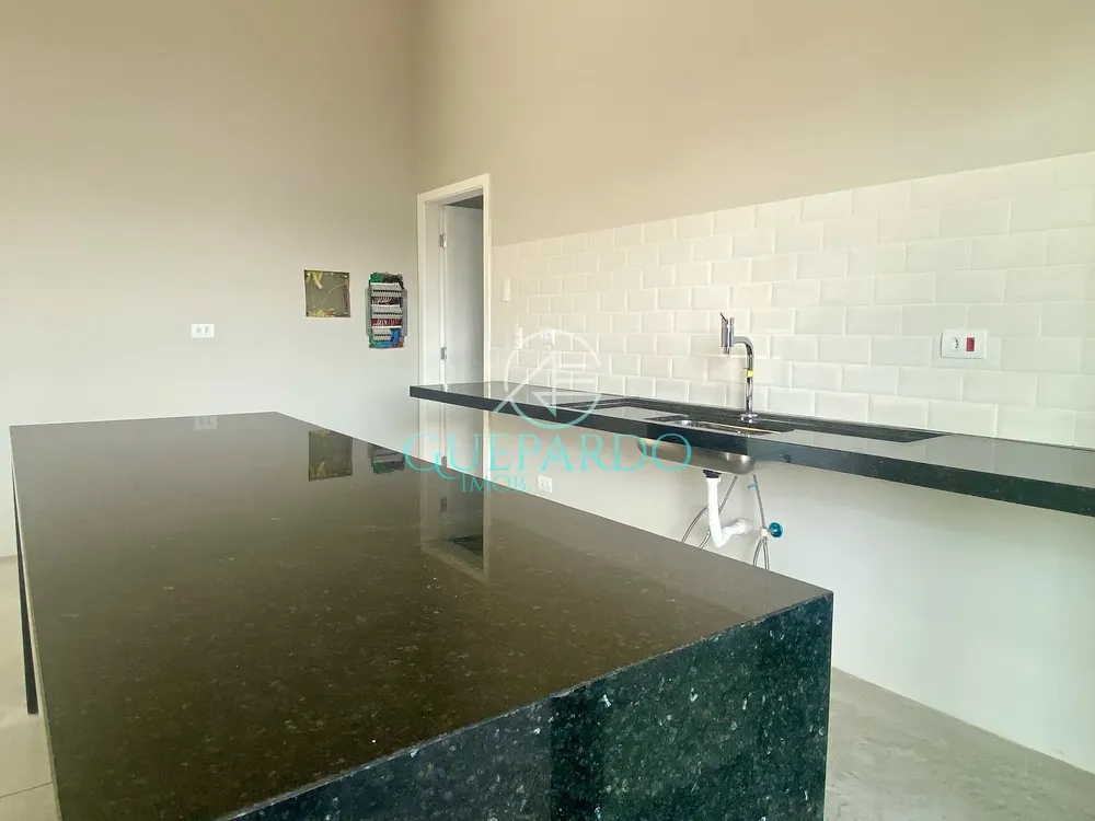 Casa, 3 quartos, 215 m² - Foto 1