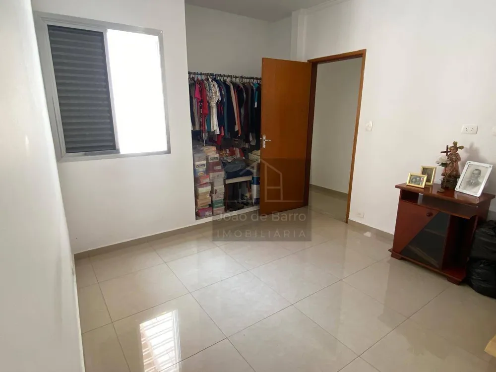 Casa, 3 quartos, 241 m² - Foto 2