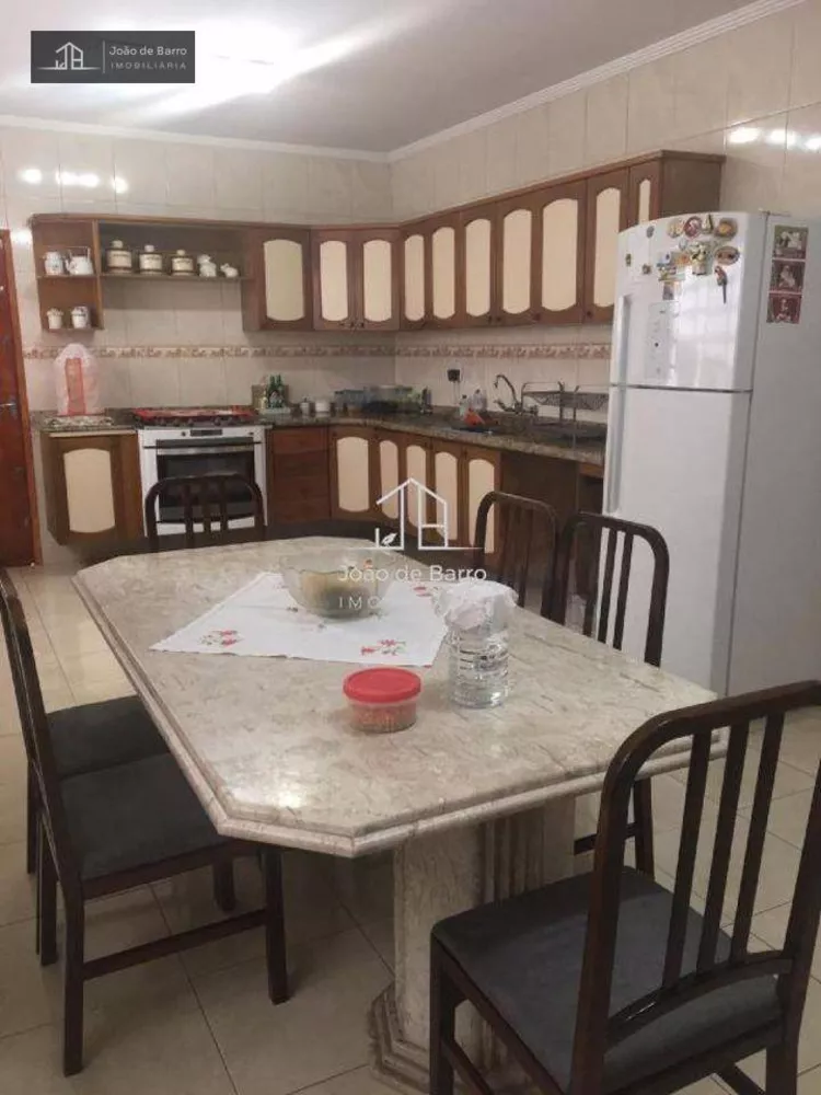 Sobrado à venda com 4 quartos, 300m² - Foto 4