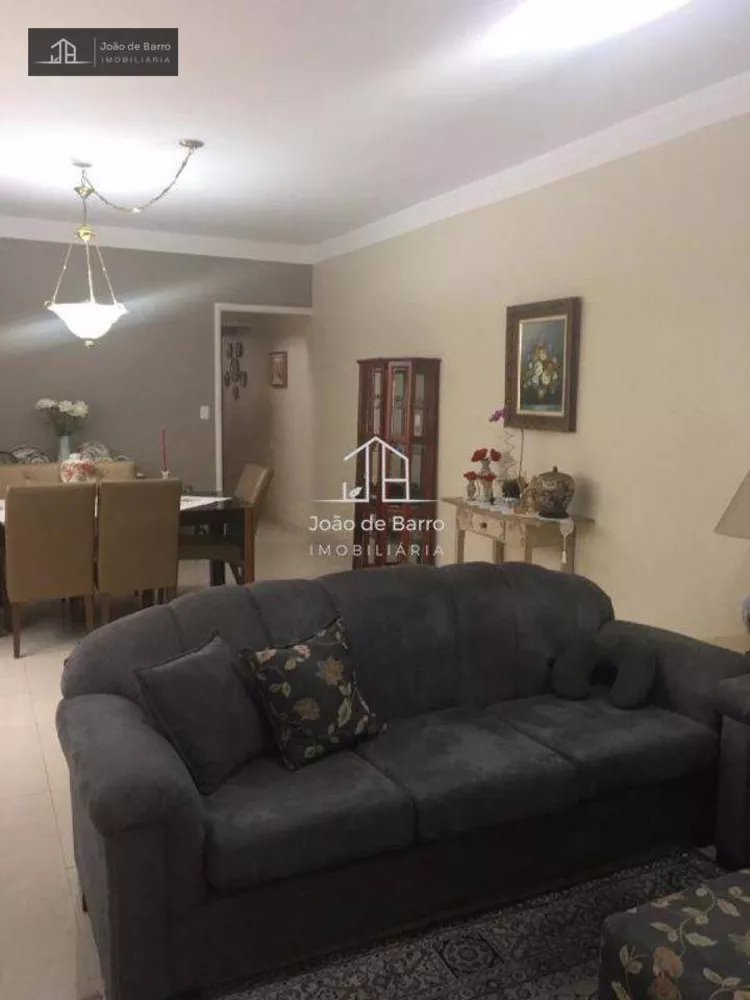 Sobrado à venda com 4 quartos, 300m² - Foto 1