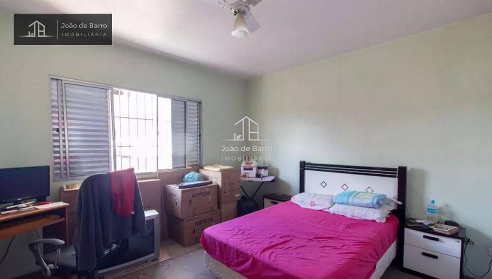 Casa à venda com 4 quartos, 300m² - Foto 4