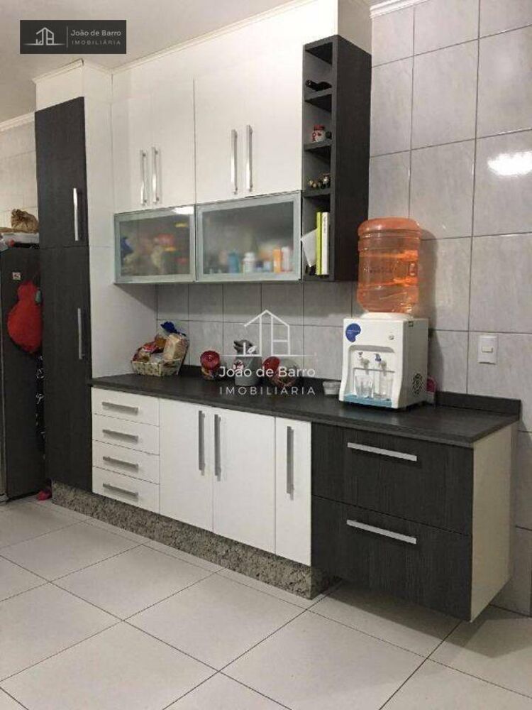 Sobrado à venda com 4 quartos, 260m² - Foto 2
