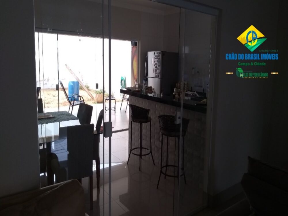 Casa, 3 quartos, 228 m² - Foto 1