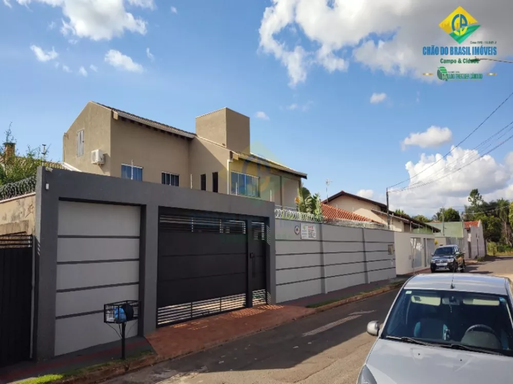 Casa à venda com 5 quartos, 325m² - Foto 4