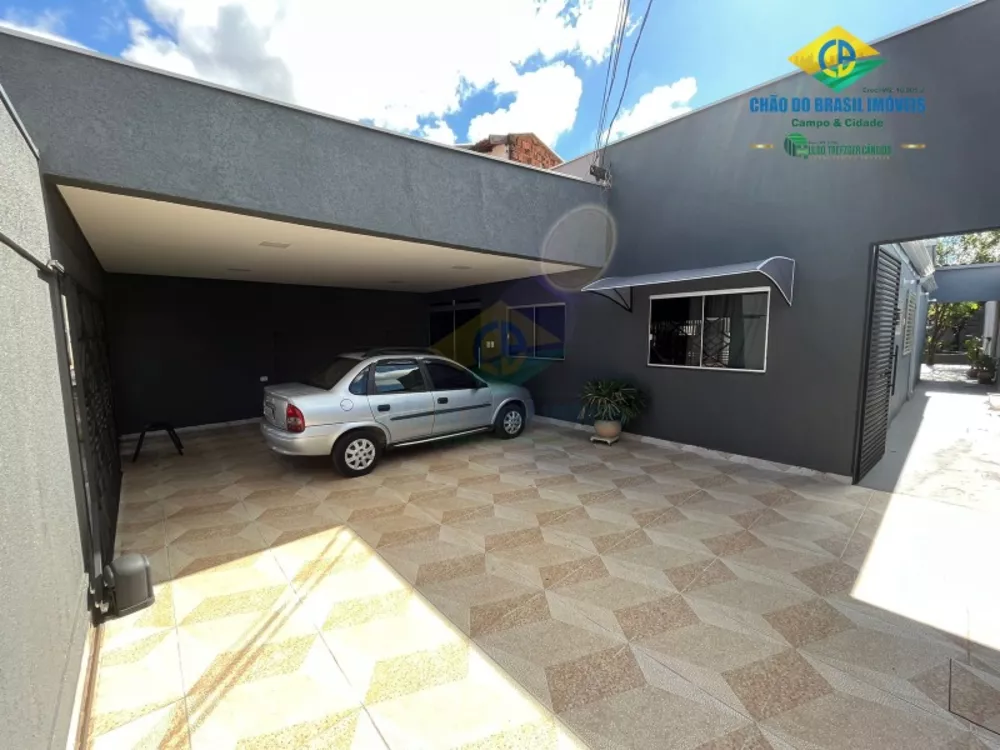 Casa à venda com 3 quartos, 215m² - Foto 2