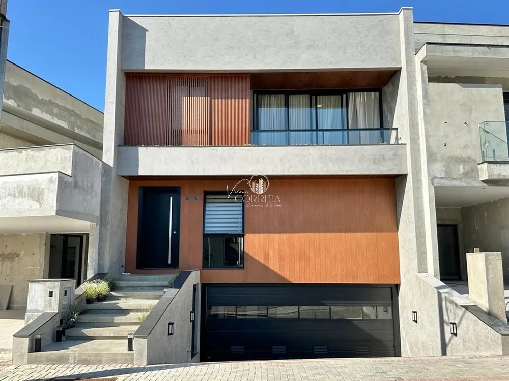 Sobrado, 3 quartos, 243 m² - Foto 1