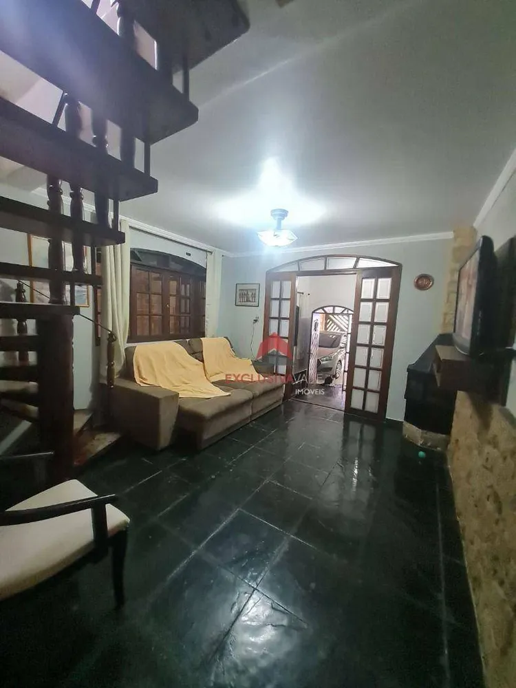Casa, 3 quartos, 290 m² - Foto 1