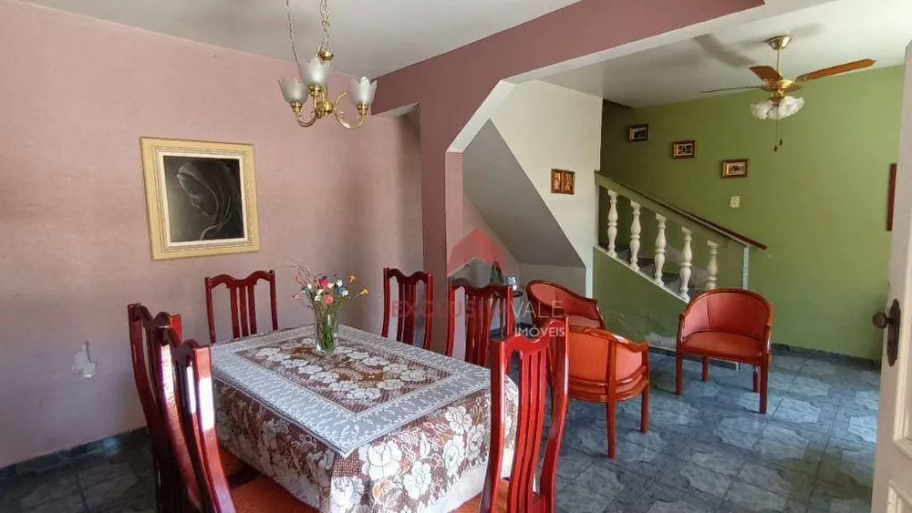 Casa, 4 quartos, 231 m² - Foto 1