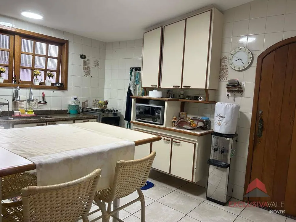 Casa, 3 quartos, 183 m² - Foto 2