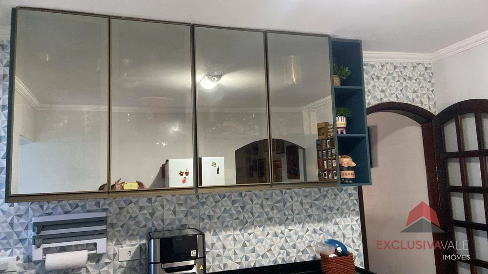 Casa, 4 quartos, 290 m² - Foto 1