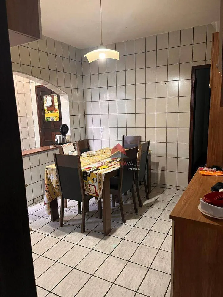 Casa, 5 quartos, 180 m² - Foto 2