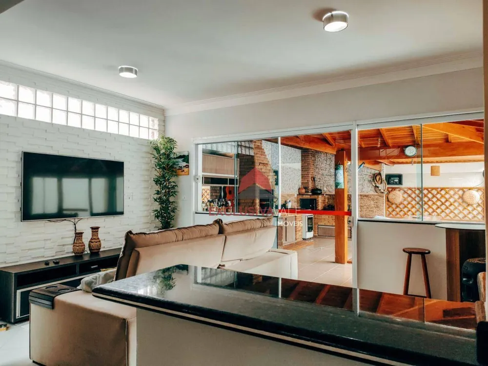 Casa, 4 quartos, 246 m² - Foto 3