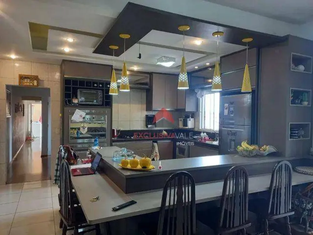 Casa, 3 quartos, 270 m² - Foto 4