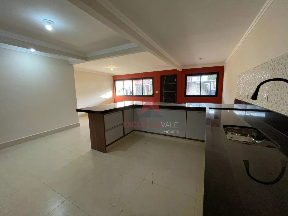 Casa, 3 quartos, 143 m² - Foto 2