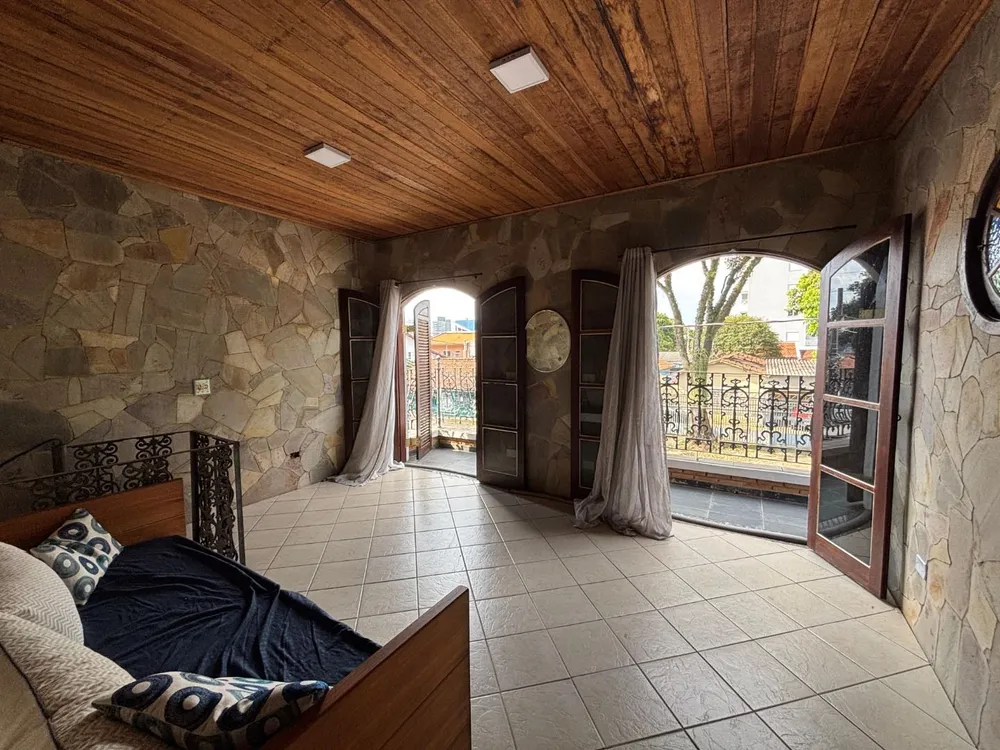 Casa, 3 quartos, 245 m² - Foto 1