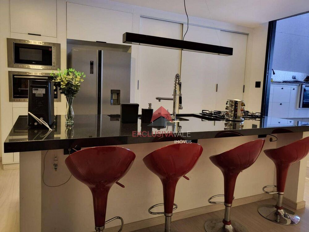 Casa, 4 quartos, 188 m² - Foto 1