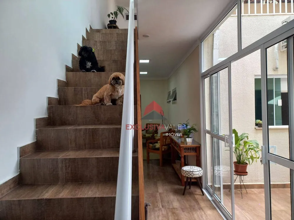 Casa, 4 quartos, 137 m² - Foto 1