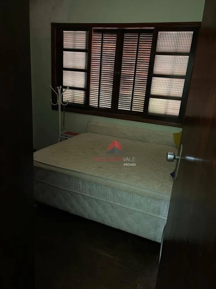Casa, 6 quartos, 233 m² - Foto 1