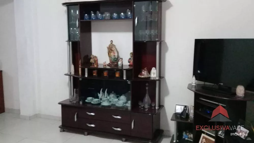 Casa, 5 quartos, 238 m² - Foto 1