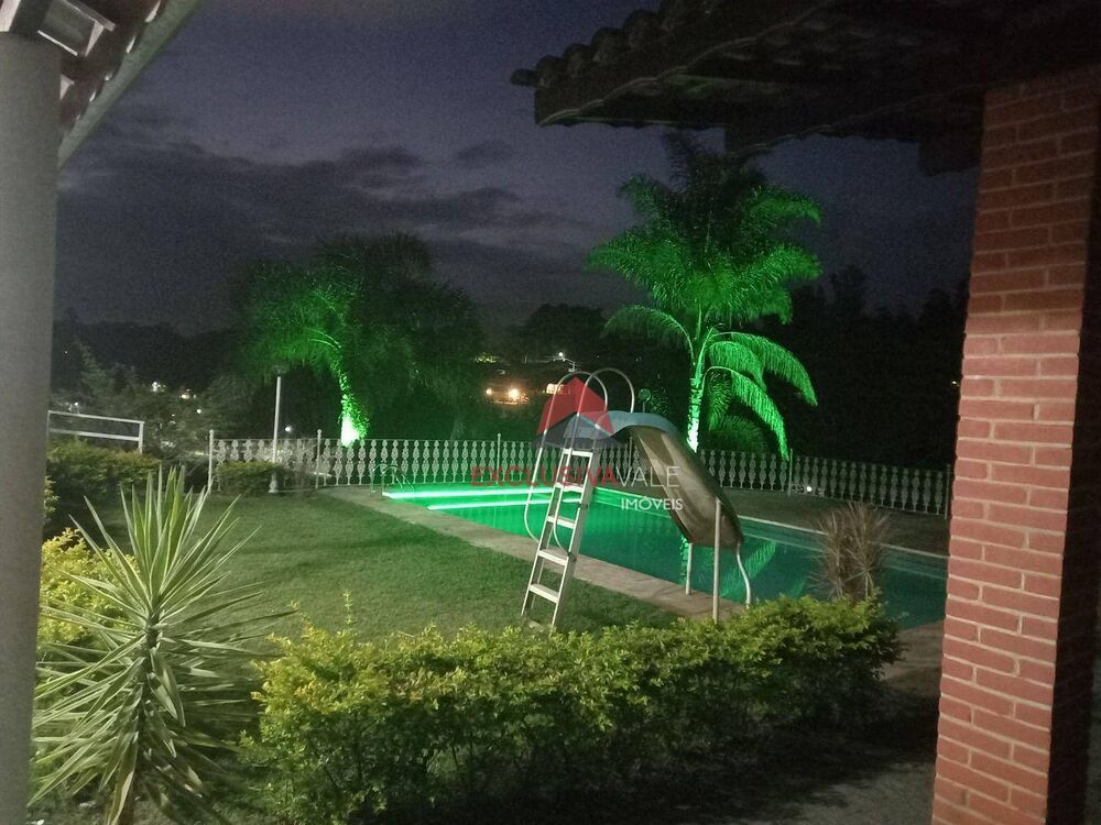 Casa de Condomínio à venda com 3 quartos, 270m² - Foto 2