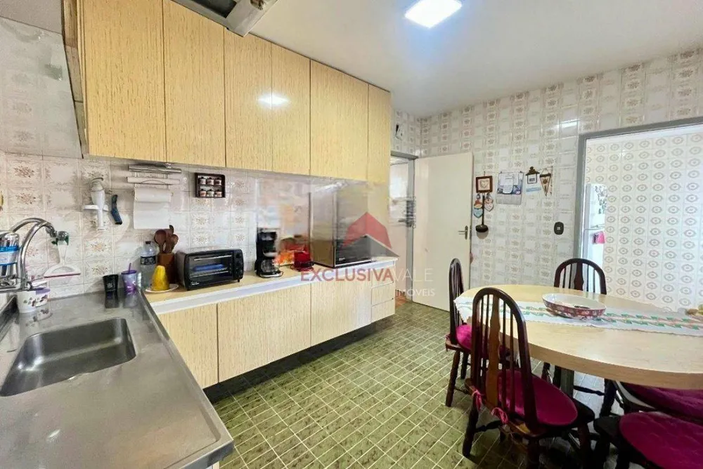 Casa, 5 quartos, 320 m² - Foto 1
