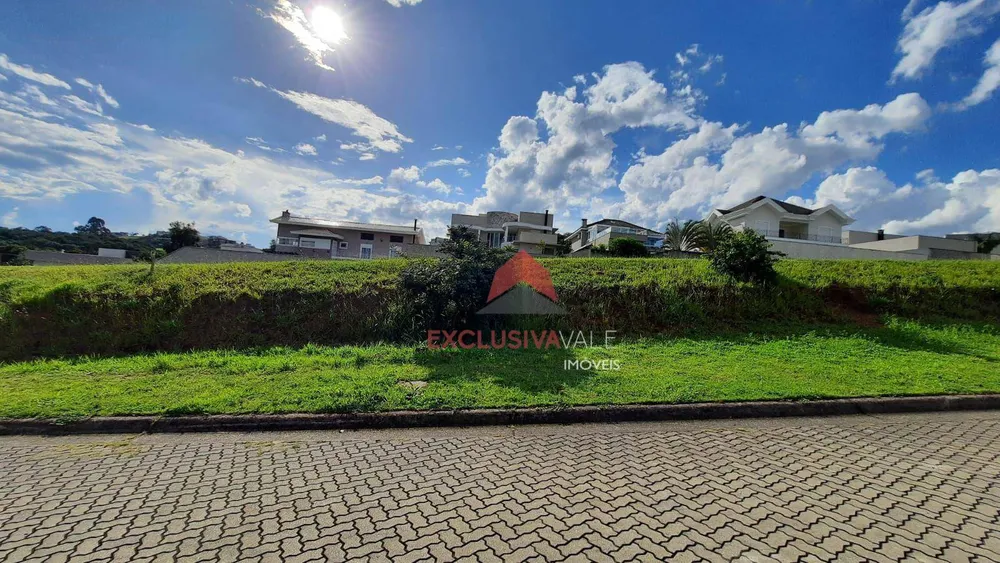 Loteamento e Condomínio, 700 m² - Foto 1