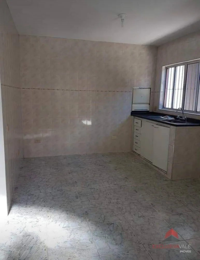 Casa, 4 quartos, 220 m² - Foto 2