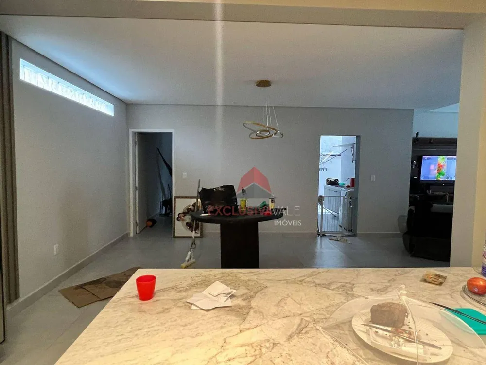 Casa, 4 quartos, 268 m² - Foto 1