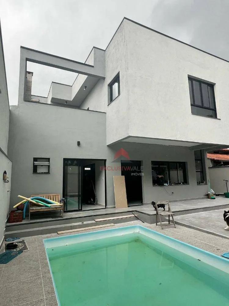 Casa, 4 quartos, 268 m² - Foto 2