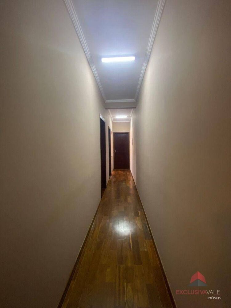 Casa, 3 quartos, 235 m² - Foto 1
