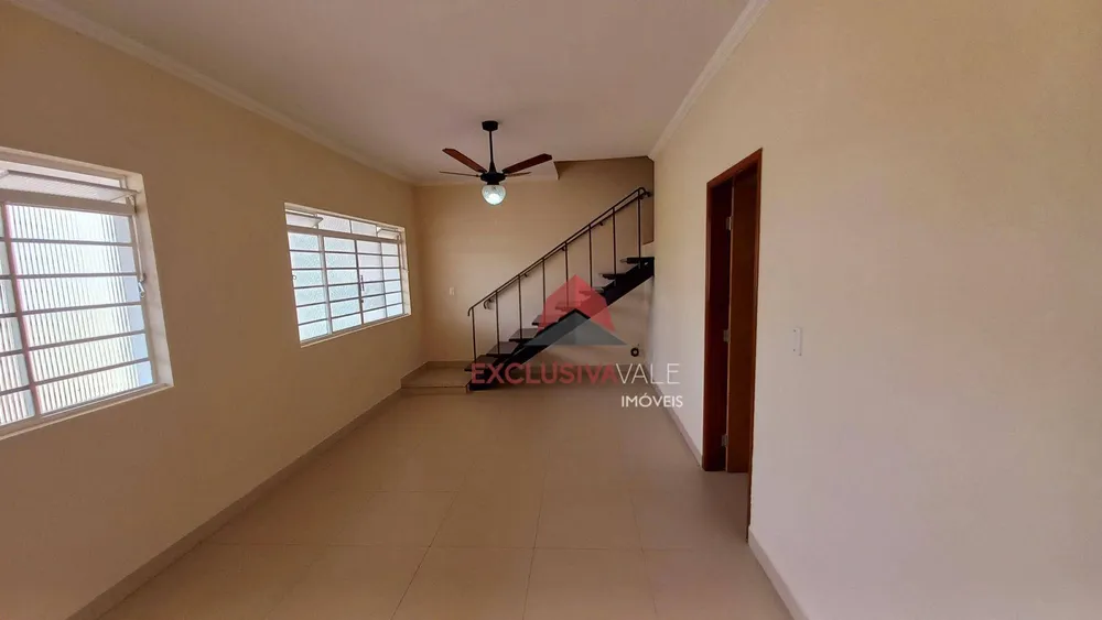 Casa, 5 quartos, 232 m² - Foto 1