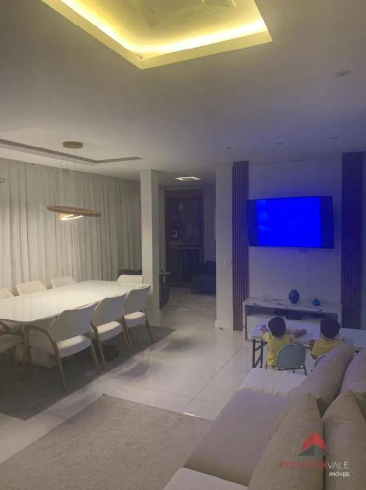 Cobertura, 3 quartos, 237 m² - Foto 1