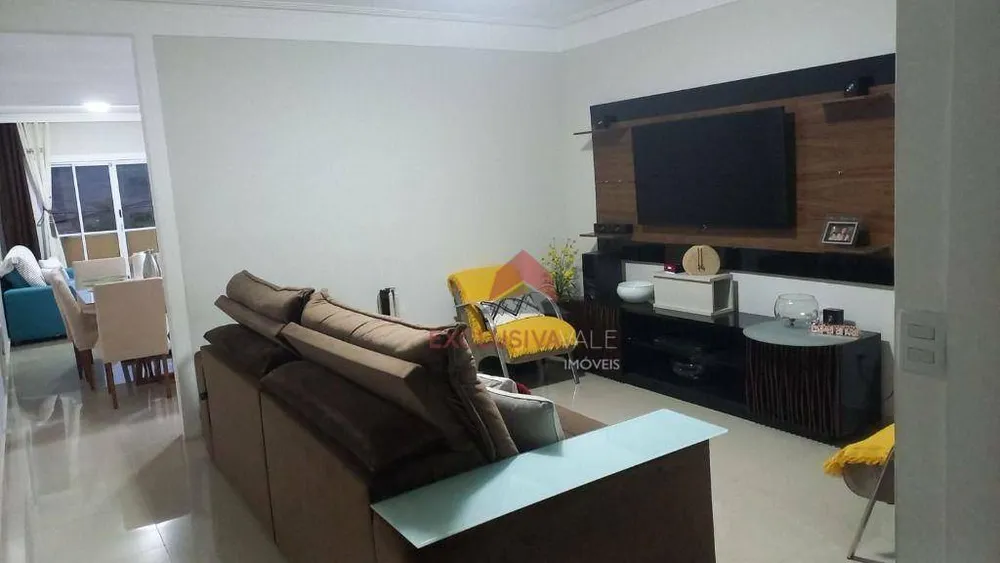 Casa, 4 quartos, 180 m² - Foto 1