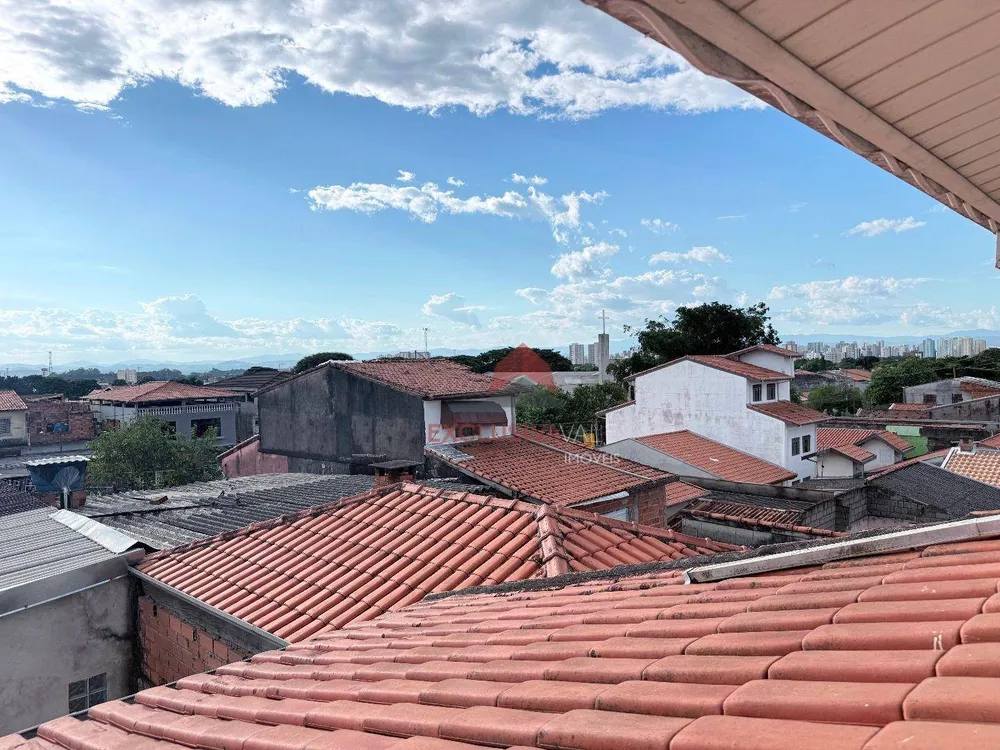 Casa, 3 quartos, 226 m² - Foto 2
