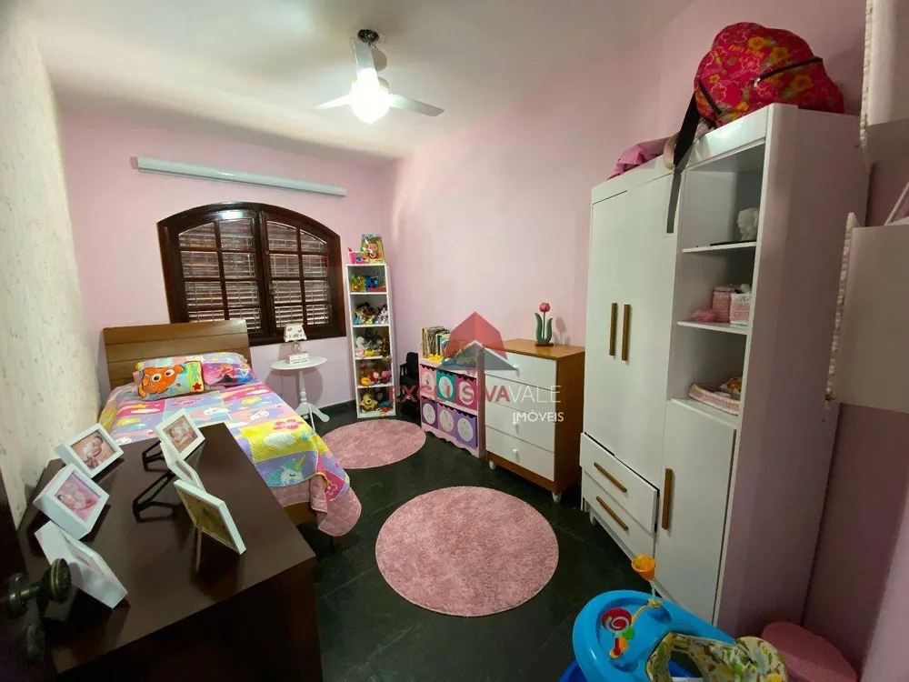 Casa, 4 quartos, 285 m² - Foto 1