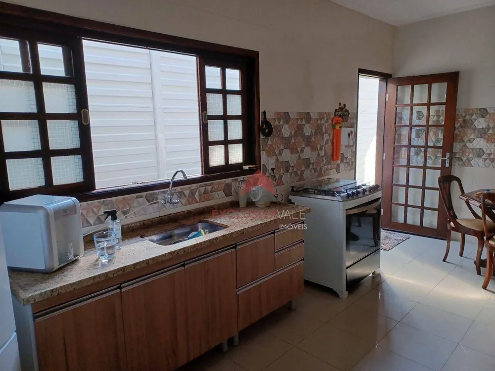Casa, 3 quartos, 190 m² - Foto 2