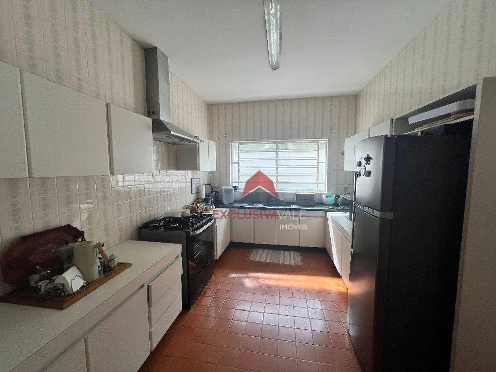 Casa, 6 quartos, 280 m² - Foto 1