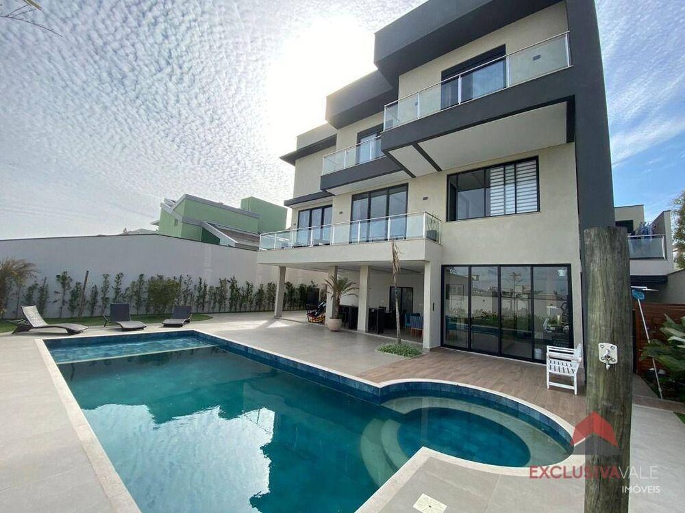 Casa de Condomínio à venda com 5 quartos, 550m² - Foto 2