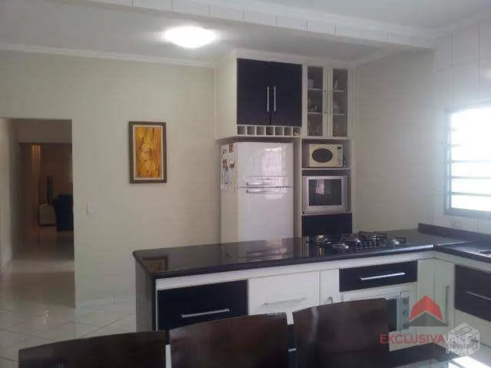 Casa, 3 quartos, 197 m² - Foto 1