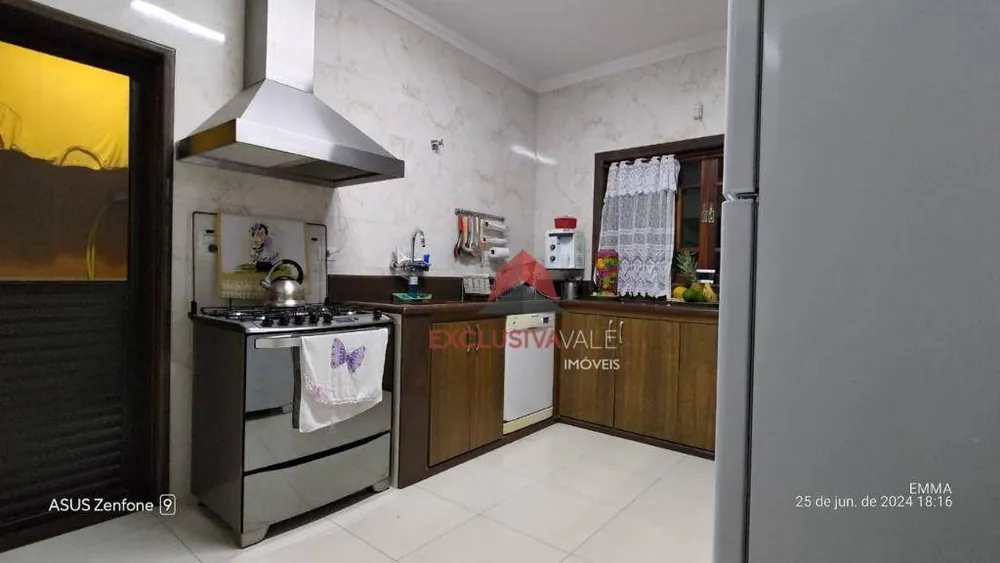 Casa, 5 quartos, 260 m² - Foto 1