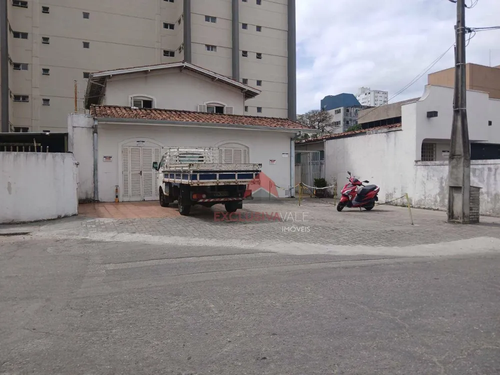 Casa, 8 quartos, 195 m² - Foto 2