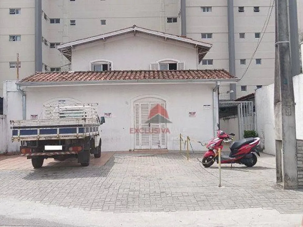 Casa, 8 quartos, 195 m² - Foto 1