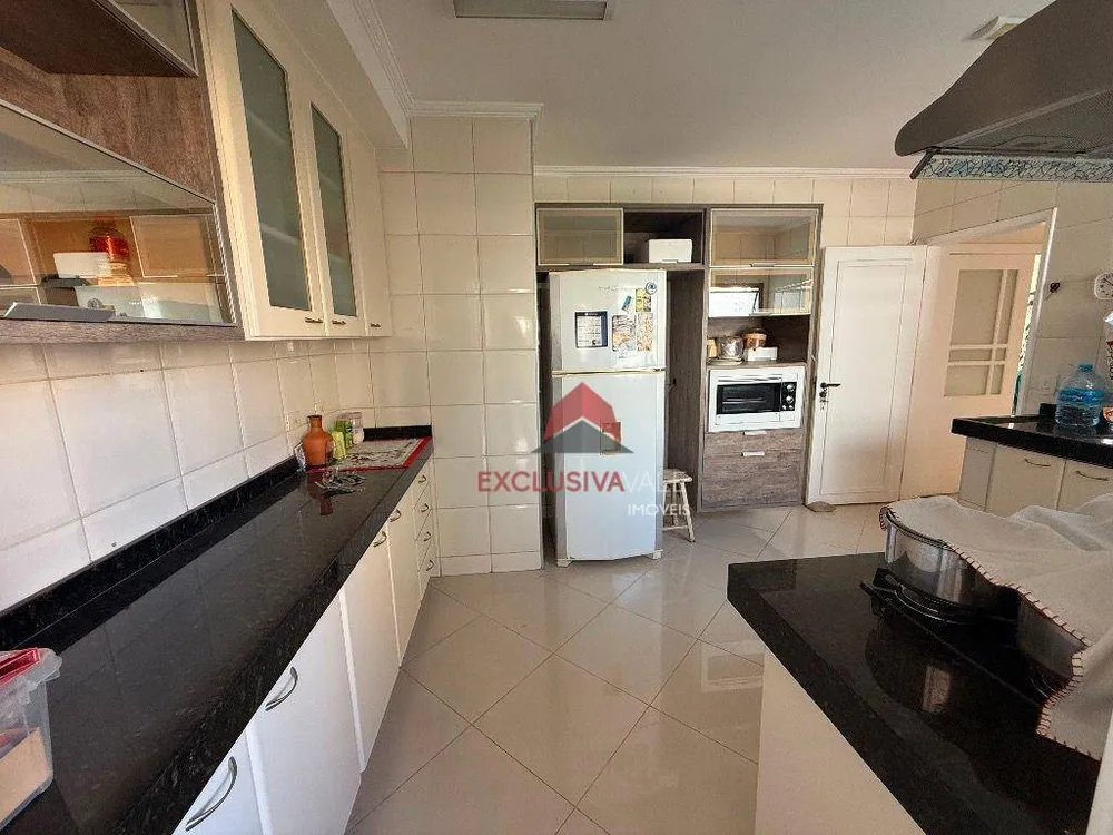 Apartamento, 3 quartos, 194 m² - Foto 1