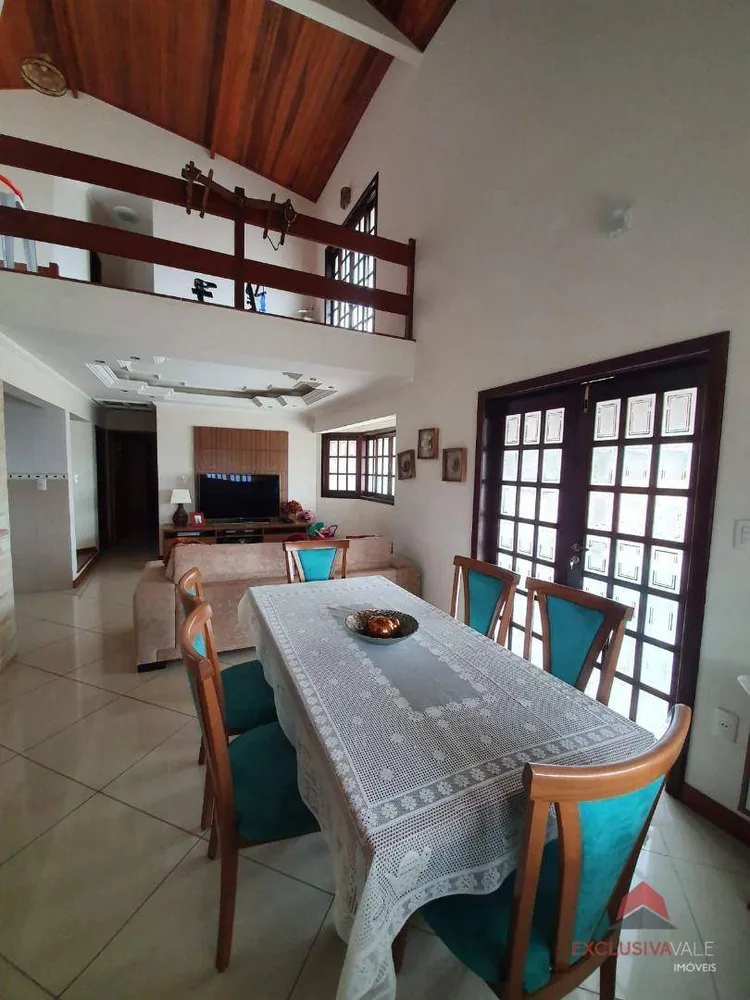 Casa, 3 quartos, 280 m² - Foto 1