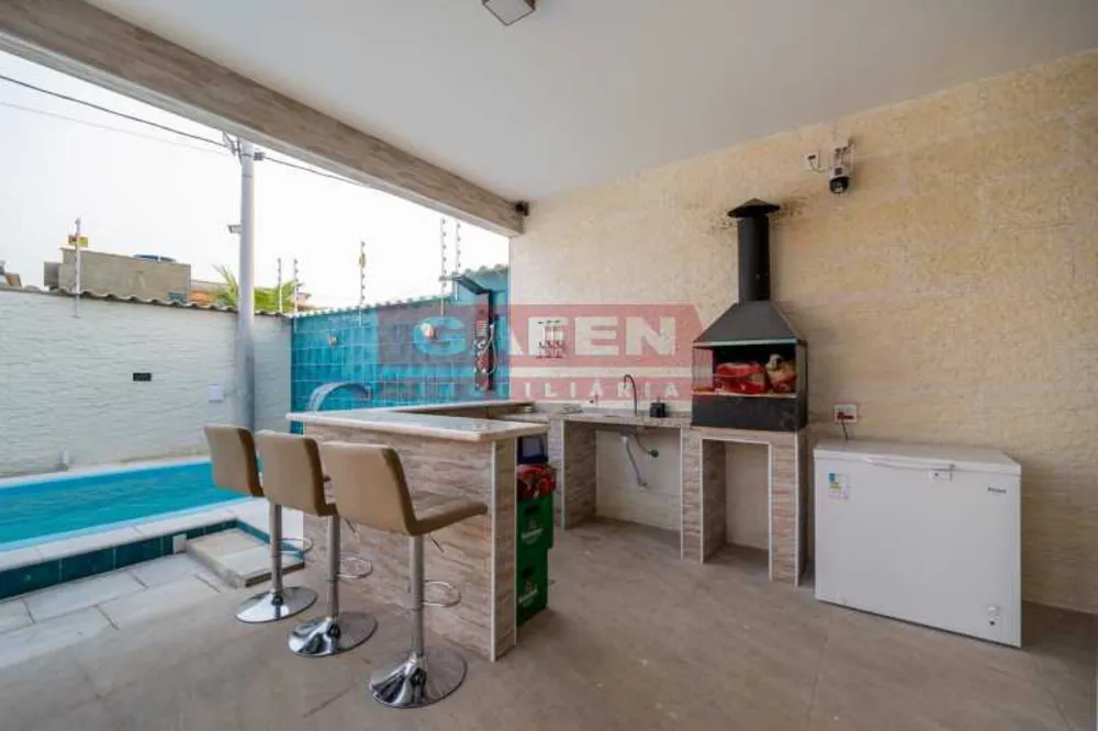 Casa, 4 quartos, 235 m² - Foto 1