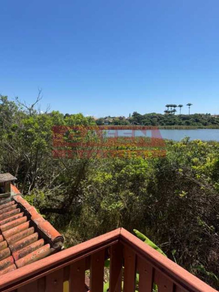 Casa à venda com 4 quartos, 200m² - Foto 2