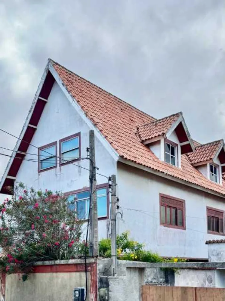 Casa, 4 quartos, 228 m² - Foto 1