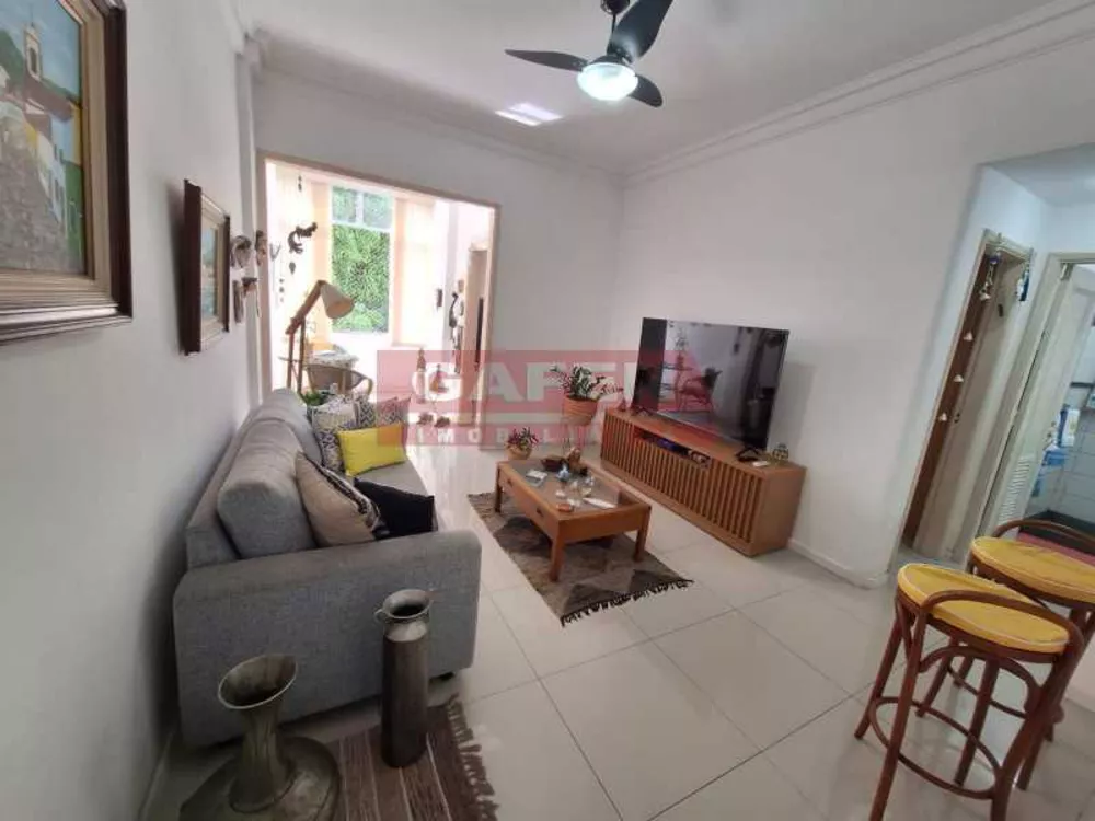 Apartamento à venda com 2 quartos, 64m² - Foto 1