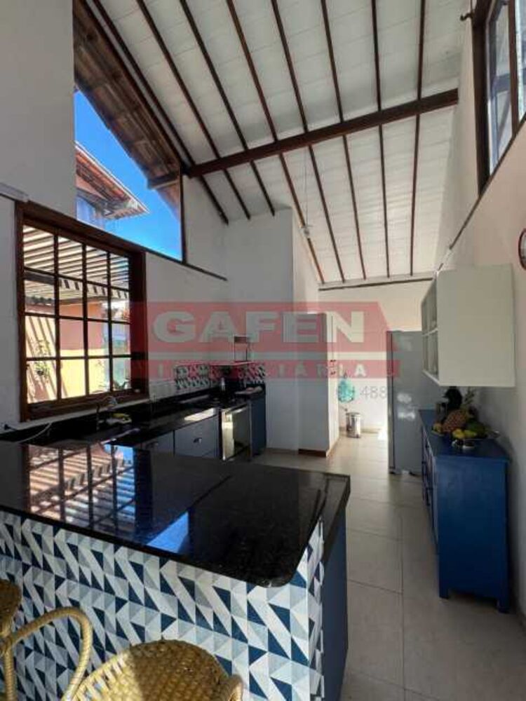 Casa à venda com 4 quartos, 290m² - Foto 8